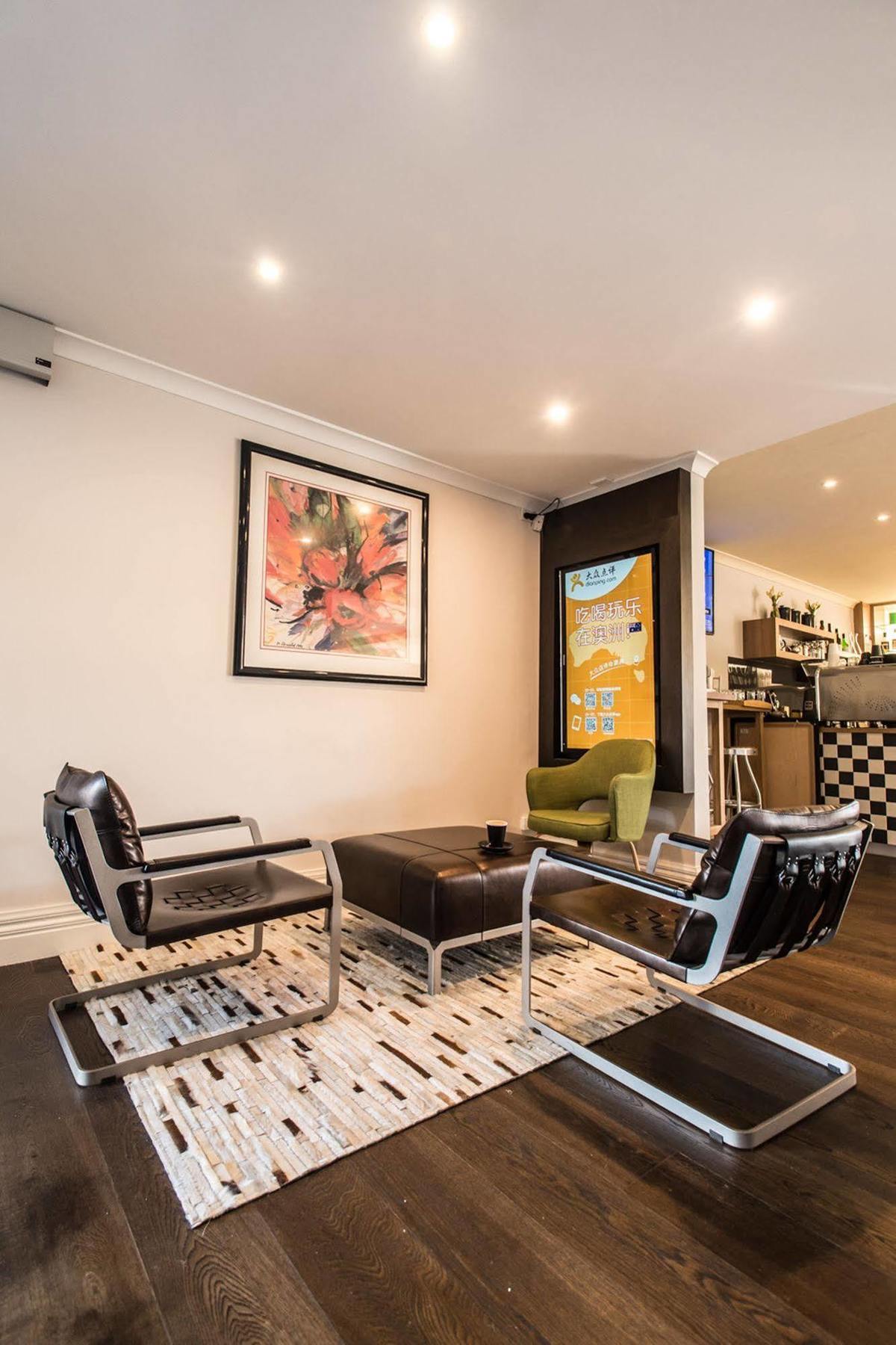 The Waverley International Hotel Glen Waverley Exterior photo